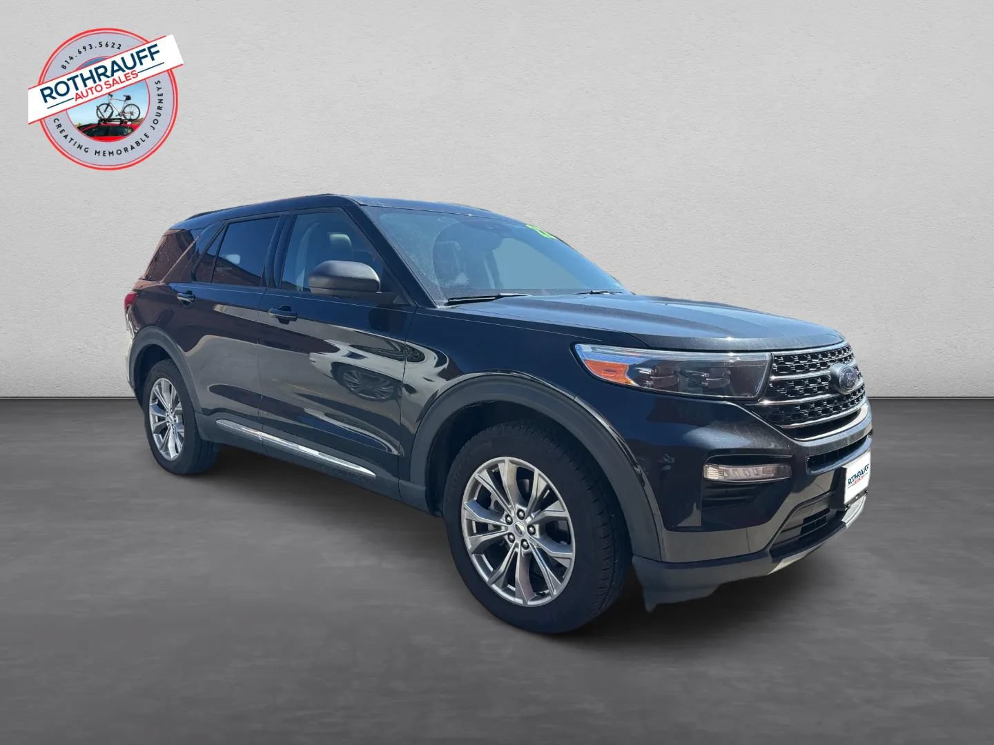 Used 2022 Ford Explorer XLT w/ Equipment Group 202A AWD/4WD image 3