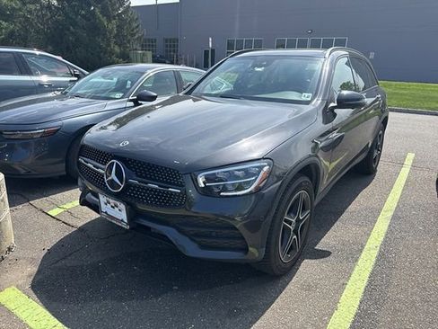 Used 2022 Mercedes-Benz GLC 300 4MATIC image 2