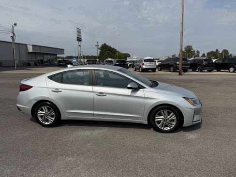 Used 2019 Hyundai Elantra SEL FWD image 4