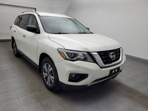 Used 2017 Nissan Pathfinder SV image 13