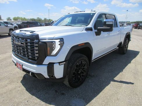 New 2026 GMC Sierra 2500 Denali Ultimate AWD/4WD image 11