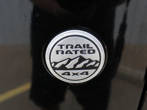 Used 2020 Jeep Wrangler Unlimited Sahara image 21