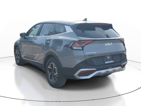 Used 2025 Kia Sportage LX FWD image 4