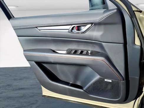 Used 2025 MAZDA CX-5 Carbon Edition image 25