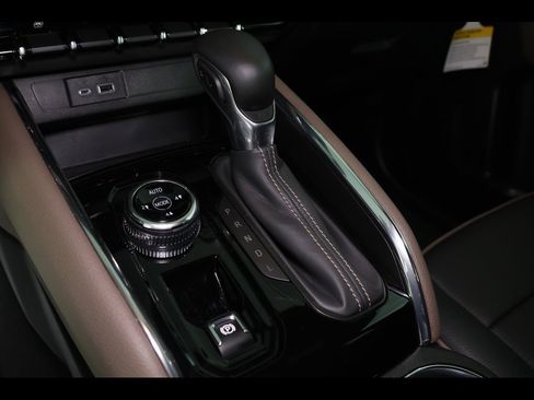 Used 2023 GMC Canyon Denali image 24