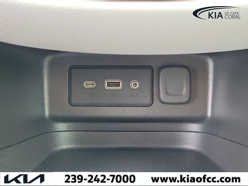 Used 2022 Chevrolet Equinox LS FWD image 28