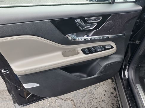 New 2026 Lincoln Corsair Premiere AWD/4WD image 8