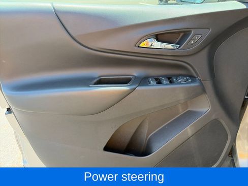 Used 2018 Chevrolet Equinox LT FWD image 17