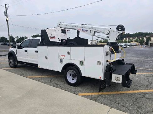 Used 2022 Ford F550 4x4 Crew Cab Super Duty w/ Power Equipment Group image 8