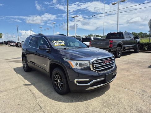 Used 2019 GMC Acadia SLT FWD image 18
