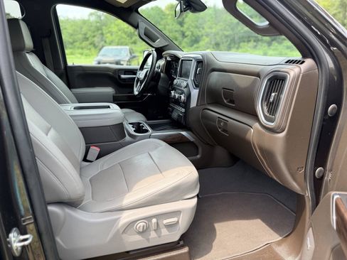 Used 2021 GMC Sierra 1500 SLT w/ SLT Premium Plus Package RWD image 16