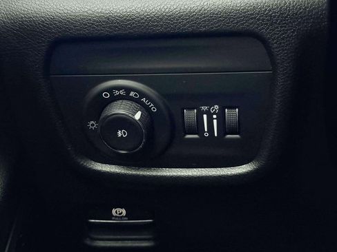 Used 2024 Jeep Grand Cherokee L Limited AWD/4WD image 20