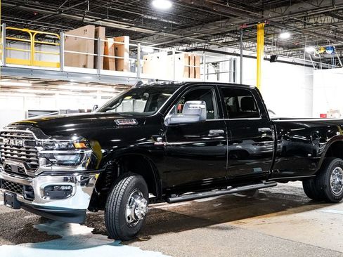 New 2026 RAM 3500 Tradesman AWD/4WD image 4