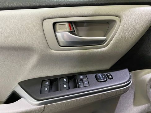 Certified 2016 Toyota Camry SE w/ Moonroof Package image 13