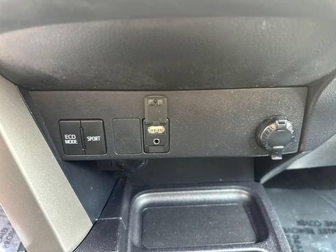 Used 2018 Toyota RAV4 LE w/ All Weather Liner Package AWD/4WD image 34
