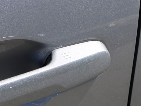 Used 2025 Honda Pilot EX-L image 16