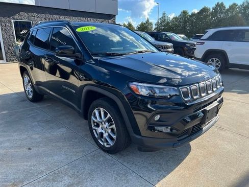 Used 2022 Jeep Compass Latitude AWD/4WD image 1