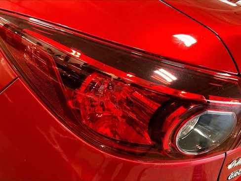 Used 2017 MAZDA MAZDA3 Sport w/ Preferred Equipment Package image 27