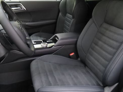 New 2025 Mitsubishi Outlander SE image 10