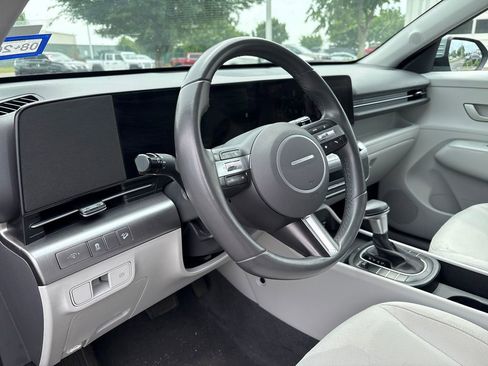 Used 2025 Hyundai Kona SEL FWD image 9