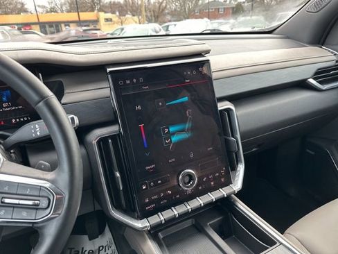 Certified 2024 GMC Acadia Elevation w/ Luxury Package image 15