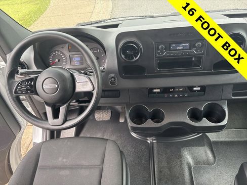 Used 2021 Freightliner Sprinter 3500 image 32