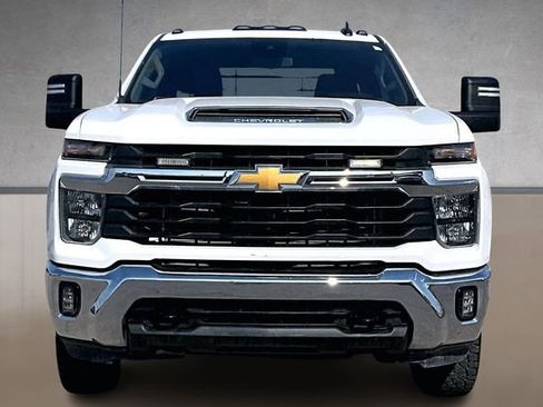 Used 2024 Chevrolet Silverado 2500 LT w/ Convenience Package AWD/4WD image 2
