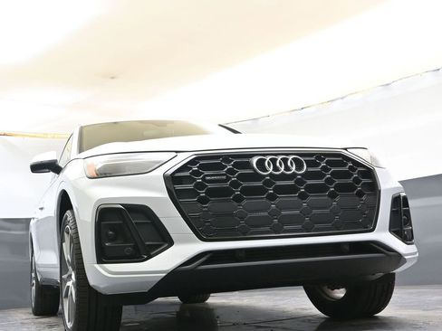 Certified 2025 Audi Q5 2.0T Premium w/ Convenience Plus Package image 35