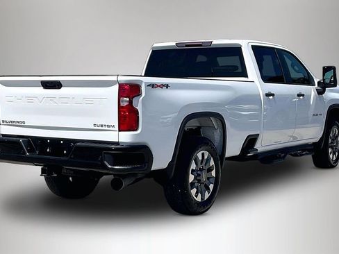 Used 2025 Chevrolet Silverado 2500 Custom w/ Custom Value Package AWD/4WD image 5