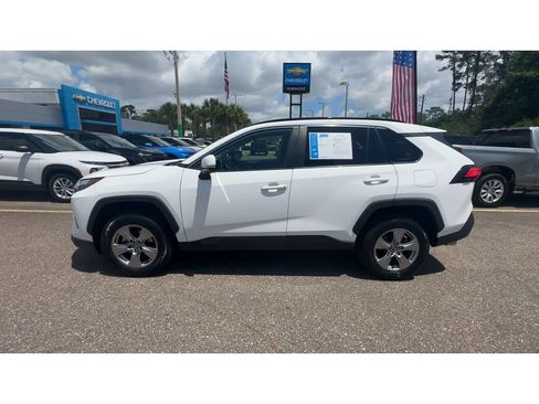 Used 2024 Toyota RAV4 XLE FWD image 5