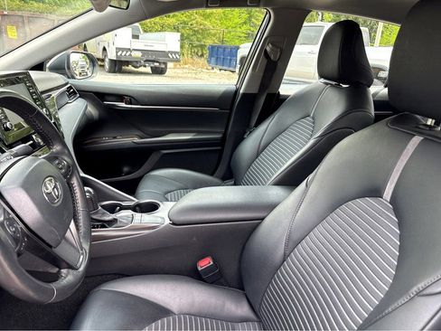 Used 2024 Toyota Camry SE FWD image 11