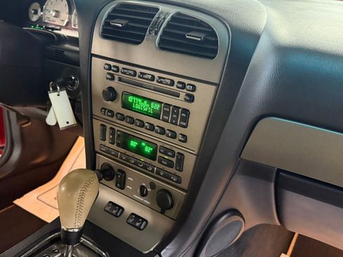 Used 2005 Ford Thunderbird image 16