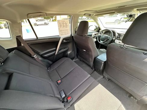 Used 2018 Toyota RAV4 XLE FWD image 22