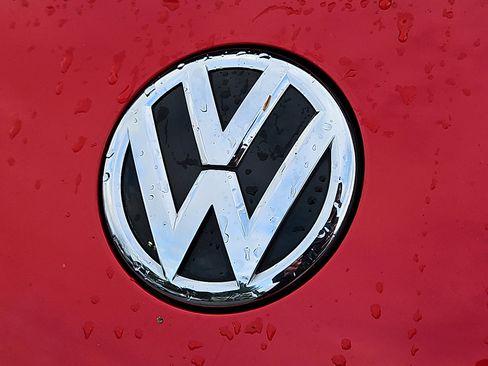 Used 2013 Volkswagen Beetle 2.5 image 30