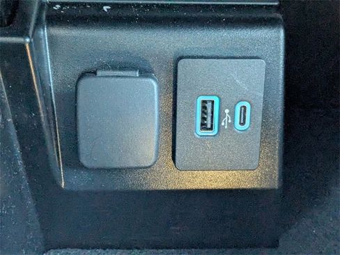 Used 2022 Ford Explorer Platinum w/ Equipment Group 601A image 27