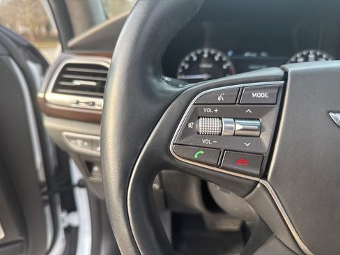 Used 2018 Genesis G90 3.3T Premium image 18