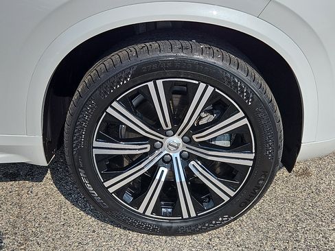 Used 2025 Volvo XC90 B6 Core AWD/4WD image 8
