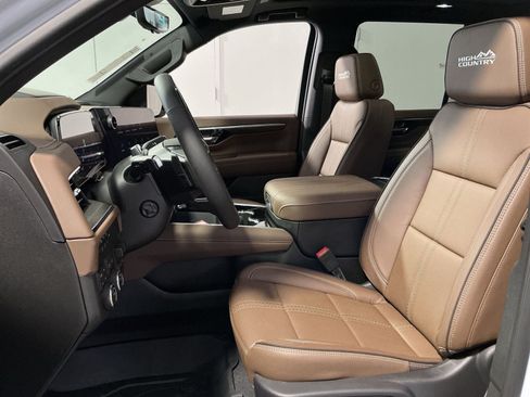 New 2026 Chevrolet Tahoe High Country w/ Sun And Tow Package AWD/4WD image 14