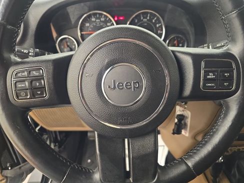 Used 2013 Jeep Wrangler Unlimited Sahara w/ Connectivity Group AWD/4WD image 59