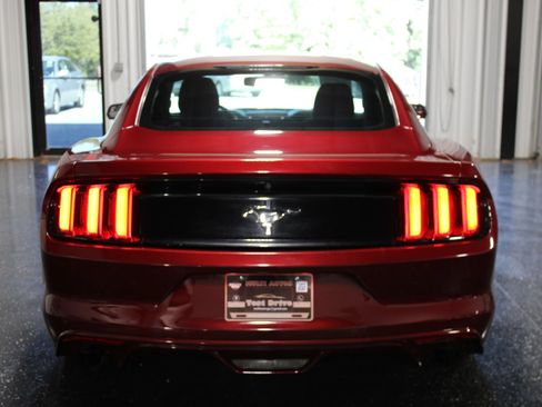 Used 2016 Ford Mustang Coupe RWD image 3