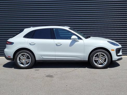 Certified 2025 Porsche Macan AWD/4WD image 8