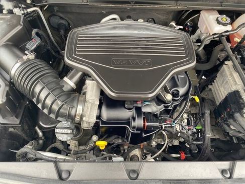 Certified 2023 GMC Acadia SLT image 21