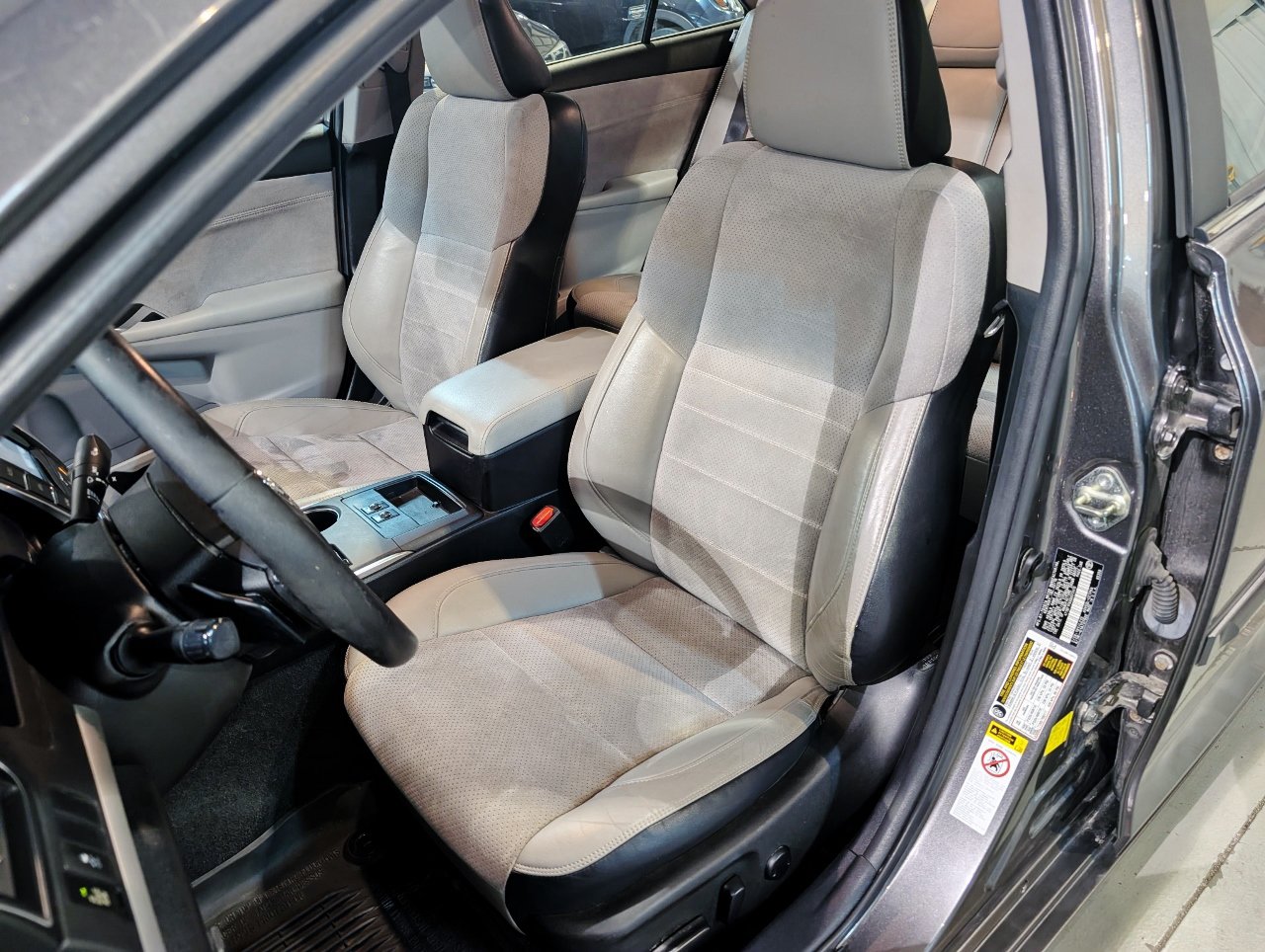 Used 2016 Toyota Camry XSE w/ Moonroof Package FWD image 18