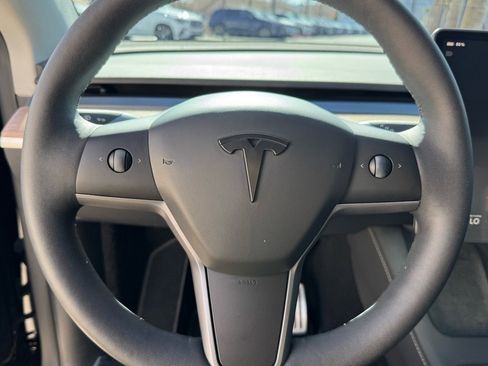 Used 2024 Tesla Model Y Performance image 25