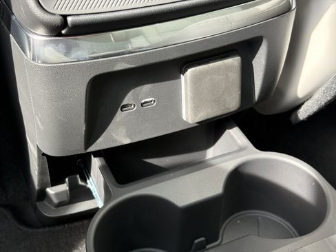 Used 2026 Cadillac Vistiq Sport image 13