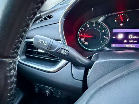 Used 2020 Chevrolet Equinox LT image 30