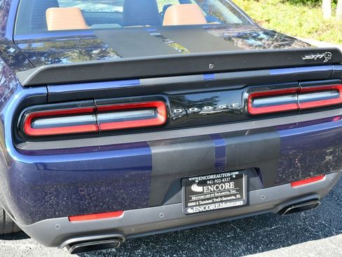 Used 2017 Dodge Challenger SRT Hellcat image 10