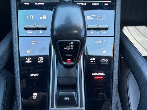 Used 2019 Porsche Cayenne image 26