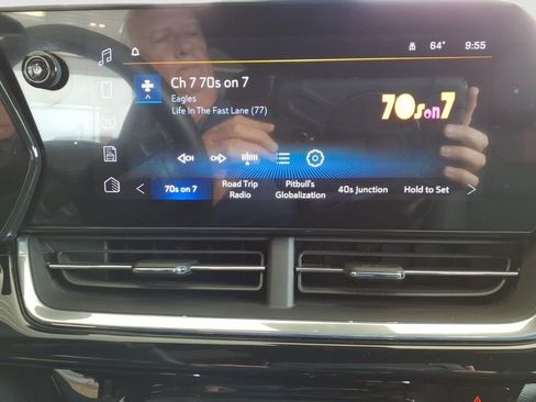 Used 2024 Chevrolet Trax RS w/ Driver Confidence Package FWD image 21
