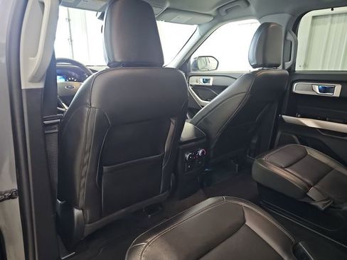 Certified 2023 Ford Explorer Limited w/ Class IV Trailer Tow Package AWD/4WD image 35